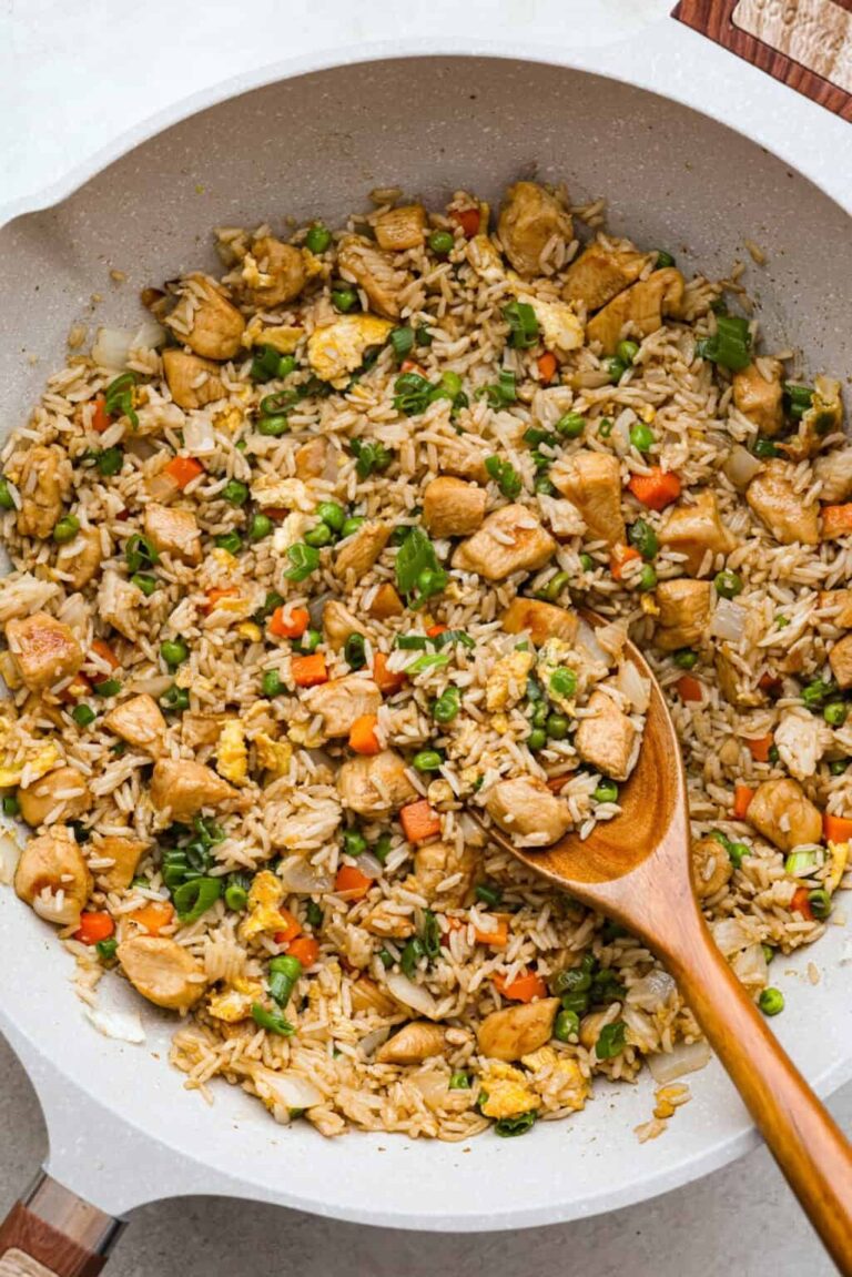 Riso Fritto con Pollo: la Ricetta Facile e Gustosa, Meglio del Take Away